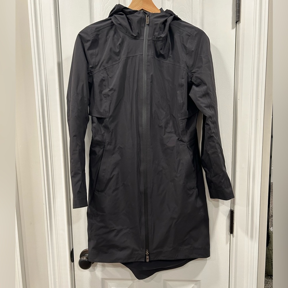 Lululemon rain rebel jacket